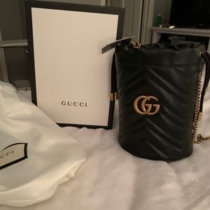 GG Marmont Mini Bucket Bag